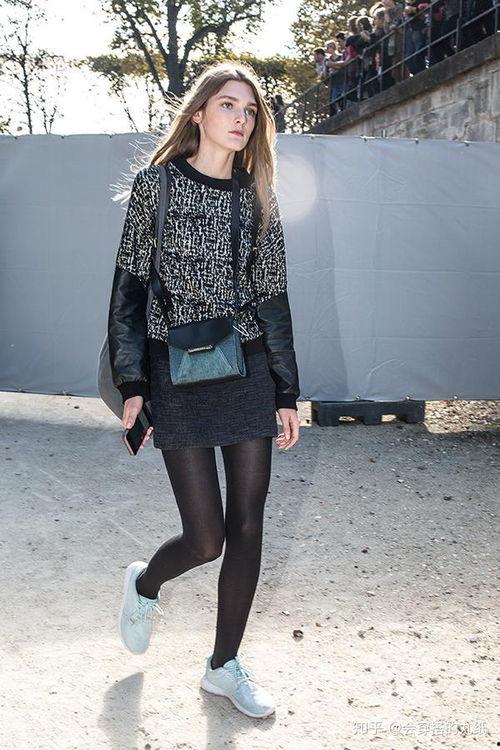 丽柜运动鞋丝袜,丽柜运动鞋与丝袜的时尚搭配指南