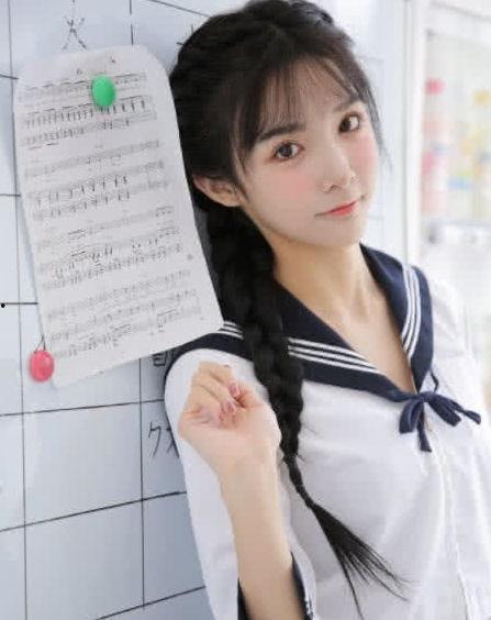 老公要我穿水手服,老公眼中的水手服风情